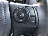 【ステアリングスイッチ】右です。ハンドルから手を離さず、運転に集中したまま手元でマルチインフォメーションディスプレイ内の表示切替などができます。