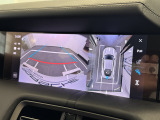 サラウンドビューモニターは、車両周囲のカメラ映像を合成し、上から見たように表示して駐車や安全確認を支援する機能です。
