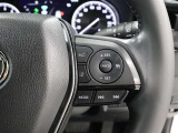 レーダークルーズコントロール作動時に車線維持に必要な運転操作の支援を行う「レーントレーシングアシスト(LTA)」を搭載しています。