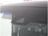 TOYOTA SAFETY SENSEは道路状況、車両状態、天候状態及びドライバーの操作状況などによっては、作動しない場所があります。あくまで運転補助機能です。