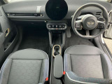 正規認定中古車 全国正規ディーラー保証付/2年・走行距離無制限 シートヒーター バックカメラ ステアリングヒーター アップルカープレイ パーキングアシスト アンビエントライト ヘッドアップディスプレイ