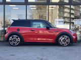 国道246号線沿い、南町田グランベリーパーク駅すぐ。MINI NEXT 東名横浜/〒194-0004 東京都町田市鶴間5-18-1/TEL:042-788-8027