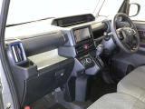 分かりやすく操作しやすい運転席まわりです☆