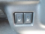 運転席には寒い日に嬉しいシートヒーターがついております!スイッチ一つで切り替えができます!