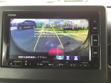 バックモニター付きで、車庫入れやバック時の後方確認をしっかりサポート。モニターに映し出される映像で死角も確認しやすく、狭い場所での駐車や後退時の操作をより安心して行えます。