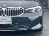 また、BMW正規認定中古車は、エマージェンシーサービスが自動付帯。24時間365日、皆様のカーライフをサポート致します。確かな安心のうえで、「駆けぬける歓び」をご堪能ください。