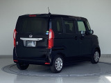 バックカメラが付いているのでバックでの車庫入れも安心です。