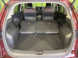 普段のお買い物や通勤、送迎等に十分な荷室スペースを確保しております。セカンドシートを倒すと、大きな荷物の積載も可能です♪