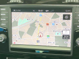 ●純正ナビ:一体感のあるナビは、高級感ある車内を演出してくれます。Bluetooth再生などオーディオ機能も充実しておりますので、運転もより楽しめます♪