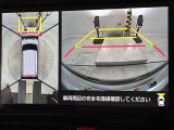 フロントカメラは運転席よりも前の視界を確保することで事前に危険を予知し、事故や衝突を防ぎます。