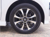 アルミホイール装着車です!これで足元まわりもおしゃれにきまります!