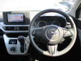 キャストの運転席周りです。