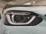 LEDヘッドライトは、点灯の瞬間から最大光量を発揮し、突然暗くなるトンネルなどでの安定感を高めます。