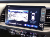 バックも安心のバックカメラ付いています。バックカメラがあると、いつでも安全にバックできますね。死角も減ります。