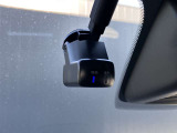 ドライブレコーダー。映像と音声で運転を記録してくれるので万が一の時にも安心です。