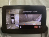 狭い場所での駐車やすれ違いなどでより的確な運転操作に役立つ360&deg;ビューモニターが装備されています。