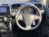 ●仕入れ段階で徹底したチェックを行い、厳しい審査にパスした車だけを展示・販売しています。弊社ではこれをプロチェックと呼び、数十の独自チェック項目に基づき、車の状態を調べ上げています。