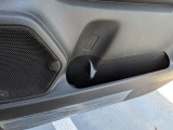 運転席ドアのドリンクホルダーです。