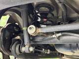 お車を安心してお乗りいただく為には、足回りの定期点検が欠かせません。サービスサポート(有償保証)では無料点検もご提供しており、安心のカーライフをお過ごしいただけるサポート体制が整っています。
