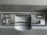 ◆【ETC2.0(DSRC/ITSスポット)】ETCカードを挿入すれば料金所はノンストップで通過できます。ETC限定の割引や、高速道路の情報提供サービスを利用できます。