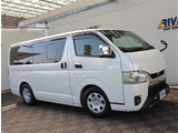 【車屋】として、長く車業界に従事した経験豊富なスタッフが在籍しております。