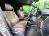 運転席シート廻りは使用感も少なく、良好な状態となっています。丁寧に使われていたことがよくわかりますね。