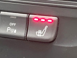 ●フロントシートヒーティング:運転席・助手席共にシートヒーターを装備しております。●メモリー付きパワーシート:あなたに合わせたシートポジションで3つまでの登録が可能!