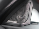 【ハーマンカードン】優れた音響技術と先進性の高いデザインが融合した、上質なインテリアのようなハイクオリティ・オーディオシステムを提供。ドライブで音楽をお楽しみください♪