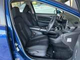 運転席は視認性や操作性を重視したつくりで、どなたでも扱いやすく快適にお乗りいただけます。清掃を行い、安心してご覧いただける状態で展示しております。
