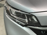 LEDヘッドライトは、点灯の瞬間から最大光量を発揮し、突然暗くなるトンネルなどでの安定感を高めます。