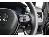 Hondaセンシングの機能のひとつ、アダプティブクルーズコントロール付!アクセルから足を離しても設定したスピードと前車との車間を保ち走行してくれます!車線維持もアシスト☆高速道路で疲労軽減ですね☆