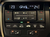オートエアコンは左右席で独立温度コントロールが可能です。運転席はキンキンに冷やして助手席はマイルドにと言った設定が可能です☆暑さ寒さでケンカすることもなくなりますね♪