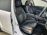 【運転席・助手席シートヒーター】まず人間が暖かいと感じやすい部位を温めることにより、より早く、より快適に温めることができます★