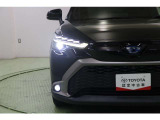洗練されたデザインのBi-BeamLEDヘッドランプ。LEDシーケンシャルターンランプ、クリアランスランプ、デイタイムランニングランプを備えています。オートライト搭載。オートハイビームも装備しています