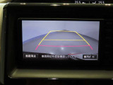 バックモニター付きで駐車も楽々です。