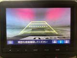 【バックカメラ】運転が苦手な方も車庫入れラクラクです!ギアをリバースに入れれば自動的に切り換わりますので、面倒な操作は不要です♪狭い駐車場もお車を傷つけず安心ですね!