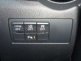 【パーキングセンサー】障害物などが車両に近づいた際に、音と画面表示にてお知らせしてくれます。警告音も段階的に鳴ってくれるので、どのくらいの近さなのか感覚的に察知することが出来ます♪