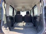 普段のお買い物や通勤、送迎等に十分な荷室スペースを確保しております。セカンドシートを倒すと、大きな荷物の積載も可能です♪