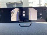 サイドカメラに切り替えると駐車時や狭い道路のすれ違いで、幅寄せ時のサイドの確認も安心です!
