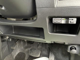 ETC車載器です。高速道路を利用する際の支払いがキャッシュレスなのでとても便利なアイテムです!