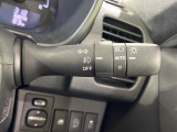 【オートライト】周りの明るさに応じて自動でヘッドライトの点灯・消灯ができる機能です!ライトの付け忘れ・消し忘れなどが無くなり、雨の日や夕方の走行も安心!トンネル通過時も便利ですね♪