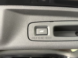 パワーゲートが装備されていますので、手荷物が多くても楽々操作で指1本!運転からも操作できます