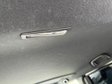 夜の荷室を明るくするラゲッジルーランプです。