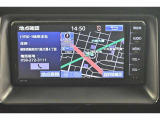 純正ナビを装備。タッチパネル式で使いやすく、お出かけもラクラクです。