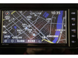 純正7インチSDナビ。CD・DVD・SD・高画質で鮮明な映像が楽しめるフルセグTV対応です。ナビ連動のETCを搭載しています。利用日や料金の確認がモニター出来出て便利ですよ。