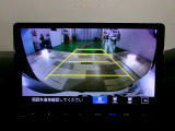 バックカメラの画像です。ガイドラインがスムースな車庫入れをサポートいたします。車庫入れの安心感がアップしますね。