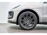 21インチ 911 Turbo ホイール搭載です。