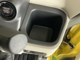 ドリンクホルダー/小物入れにもなって便利です