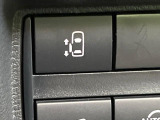 【パワースライドドア】スマートキーや運転席のスイッチでスライドドアの開閉が可能♪電動だから力を入れてドアを開ける必要が無く、小さいお子様でも、重い荷物を持っている時もラクに開け閉めできます♪