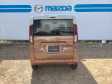 真後はワイドボディならではの存在感があります。人を乗せても、たくさんの荷物を積んでも、たくましい走りを期待させてくれます。